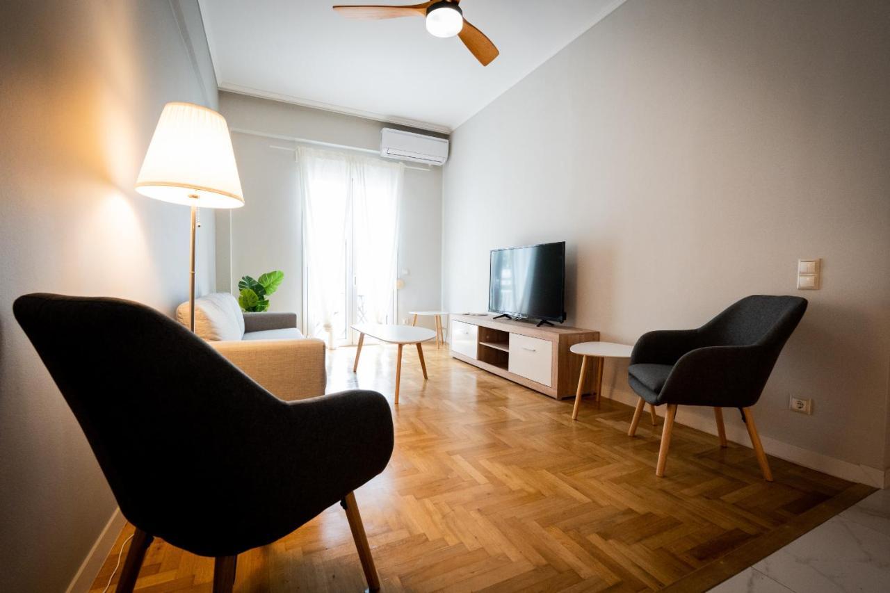 Liv - Contemporary In Apartment *