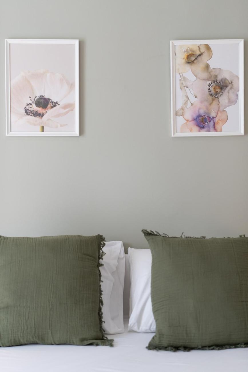 Liv - Contemporary In Apartment