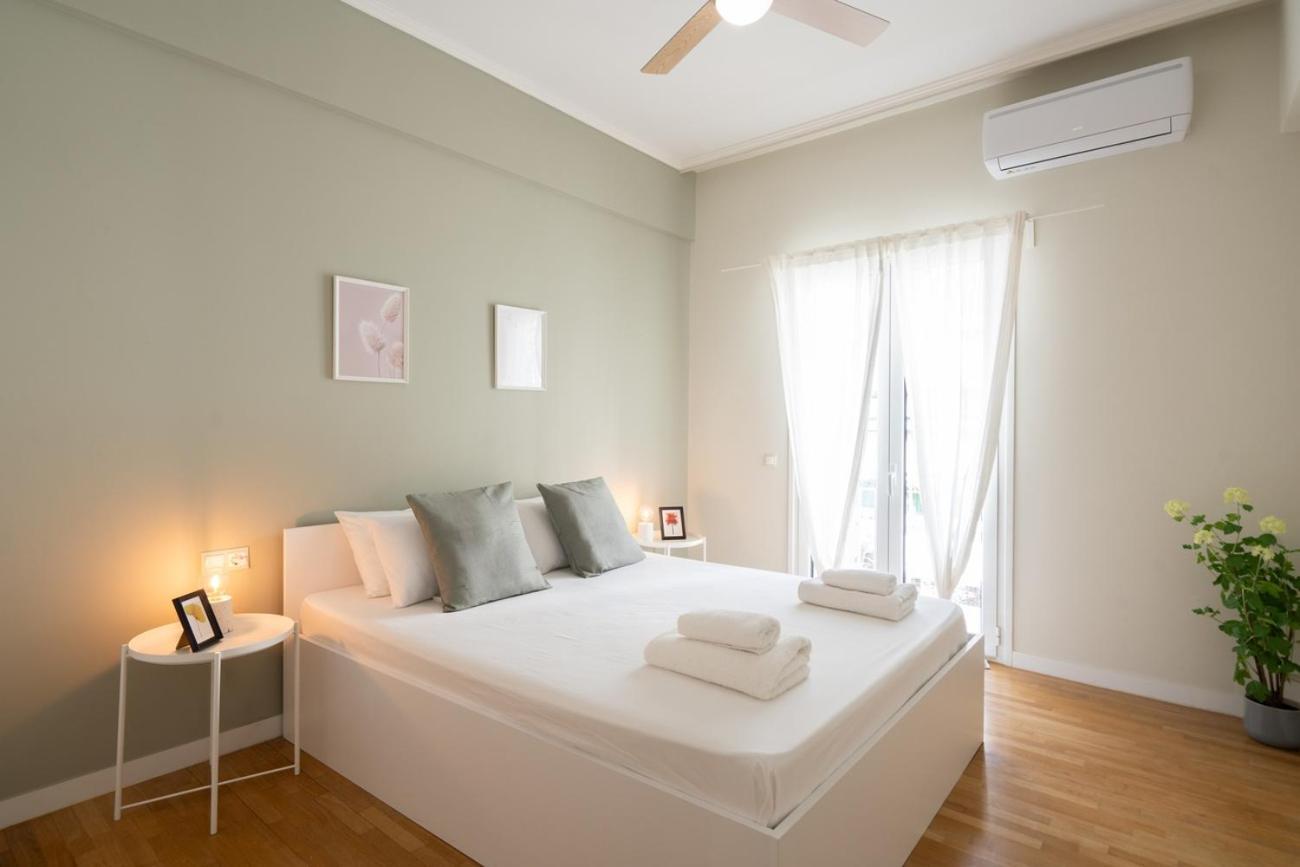 Apartment Liv - Contemporary In *