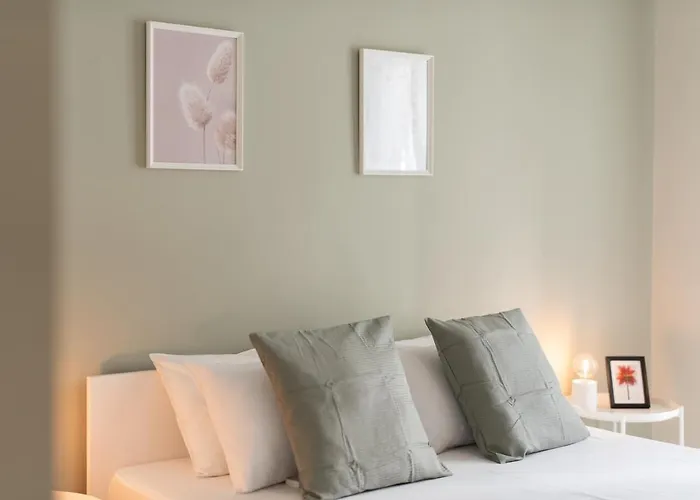 Liv - Contemporary Apartment In Athens
